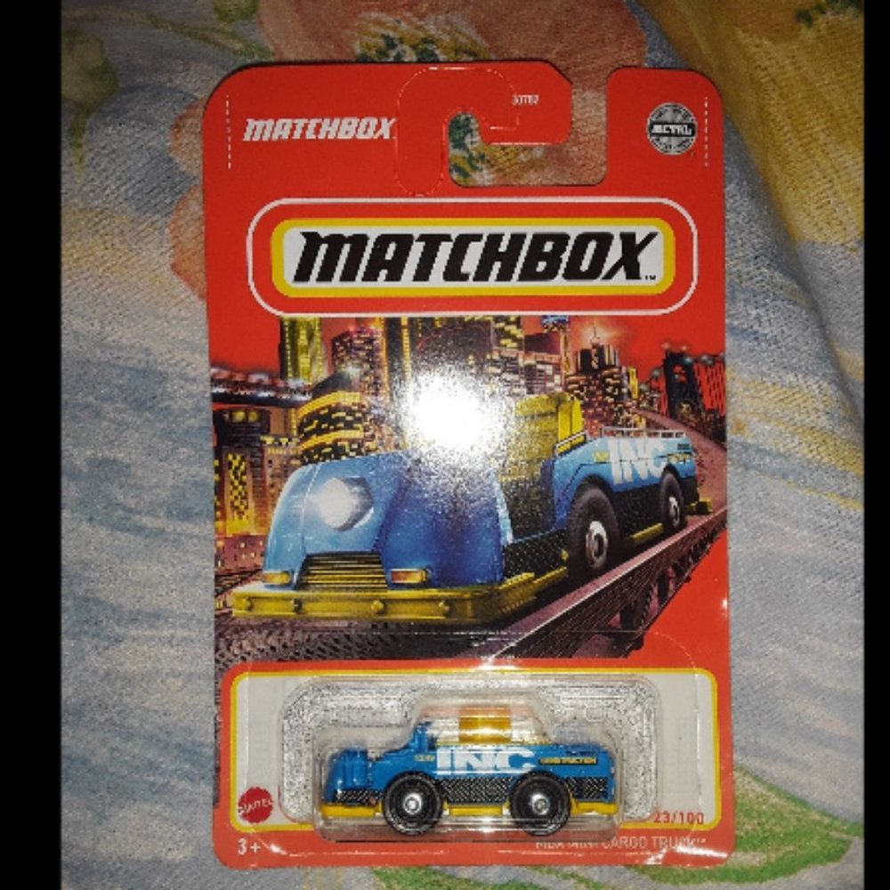 X2 MATCHBOX MBX MINI CARGO TRUCKS SET BUNDLE INC CONSTRUCTION BLUE YELLOW RED